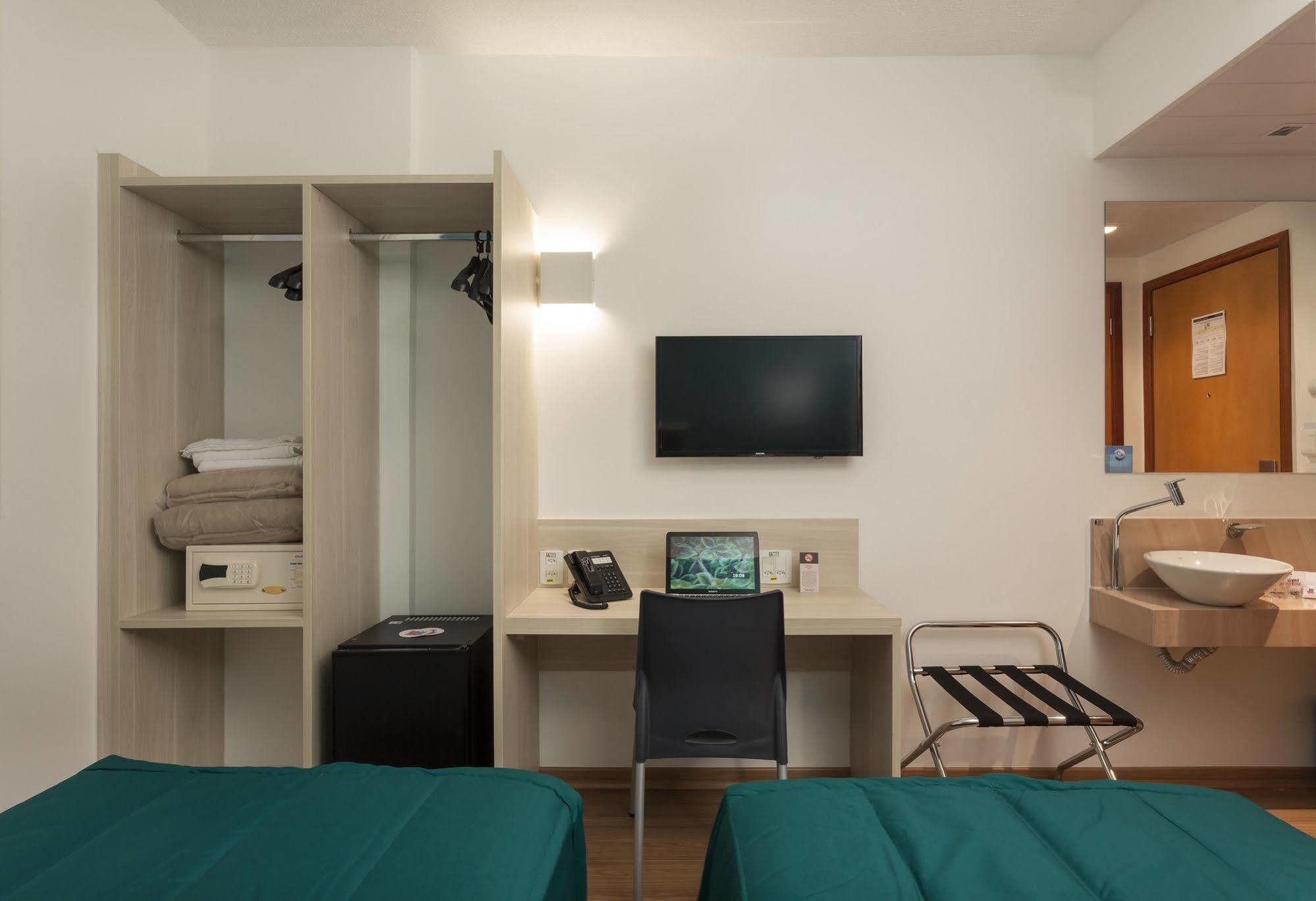 Go Inn Vitoria Bagian luar foto